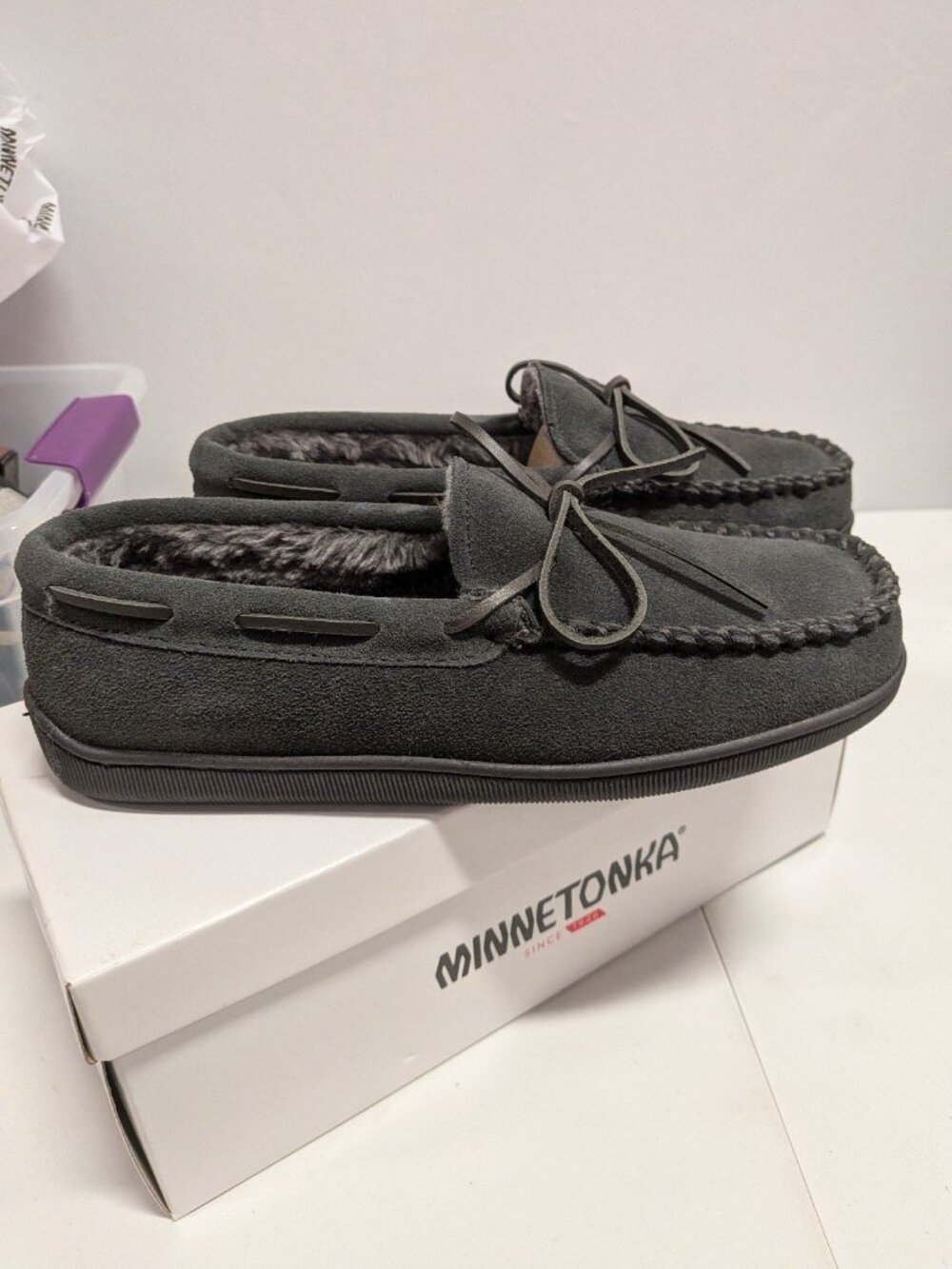 Minnetonka Mens Size 9 Pile Lined Hard Sole Slipper Loafer Moccasin Gray Suede